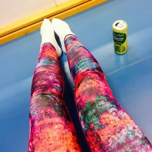  - Säljer dessa supersnygga tränings tightsen som jag verkligen är älskat! Säljer då dom tyvärr blivit för små för mig. I jätte bra skick! 💕💕