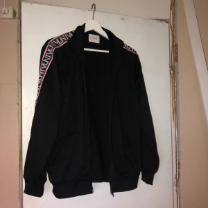  - Knappt använd kosta från carlings