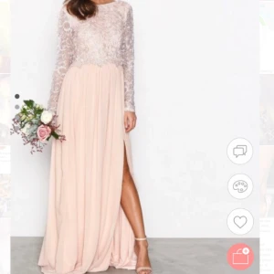  - Klänning från Nelly köptes för 1000kr aldrig använd prislapp kvar. 