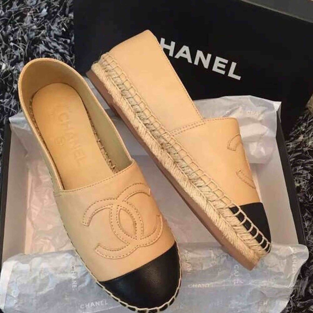 Oanvända Chanel espadrilles. Dustbag | Plick Second Hand