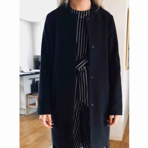  - Höstkappa som inköptes hösten 2016. Nypris skulle jag tippa var runt 300kr. Frakt tillkommer🧥