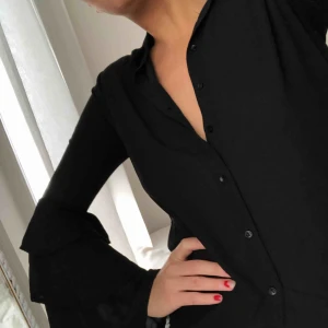  - Fläckarna är ifrån spegeln! Kan mötas i göteborg eller skicka varan, köparen står dock för frakten 🌸