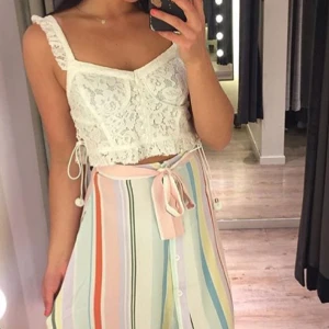  - Riktig snygg kjol från bik bok, slutsåld. Har fått väldigt mycket komplimanger för den 😊.  Frakt tillkommer på 29:-