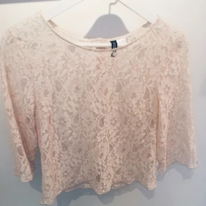  - Jättefin ljusrosa spetströja