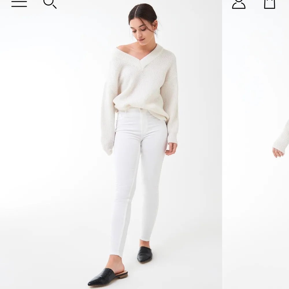 Vita jeans från Gina tricot modell Molly. Använda men i fint skick. Storlek S . Jeans & Byxor.