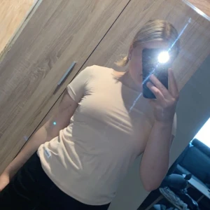 Lager 157  - Aldrig använd prislappen är kvar, storlek 140, 10kr+frakt köparen står för frakten 