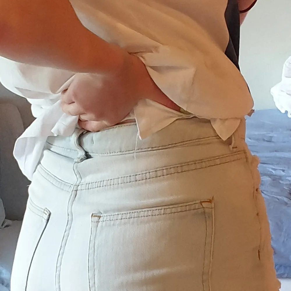 Mycket fina shorts till i sommar. Mycket fint skick. Lite små för mig och säljer pga det. Köparen står för frakten och betalning sker via swish. Shorts.