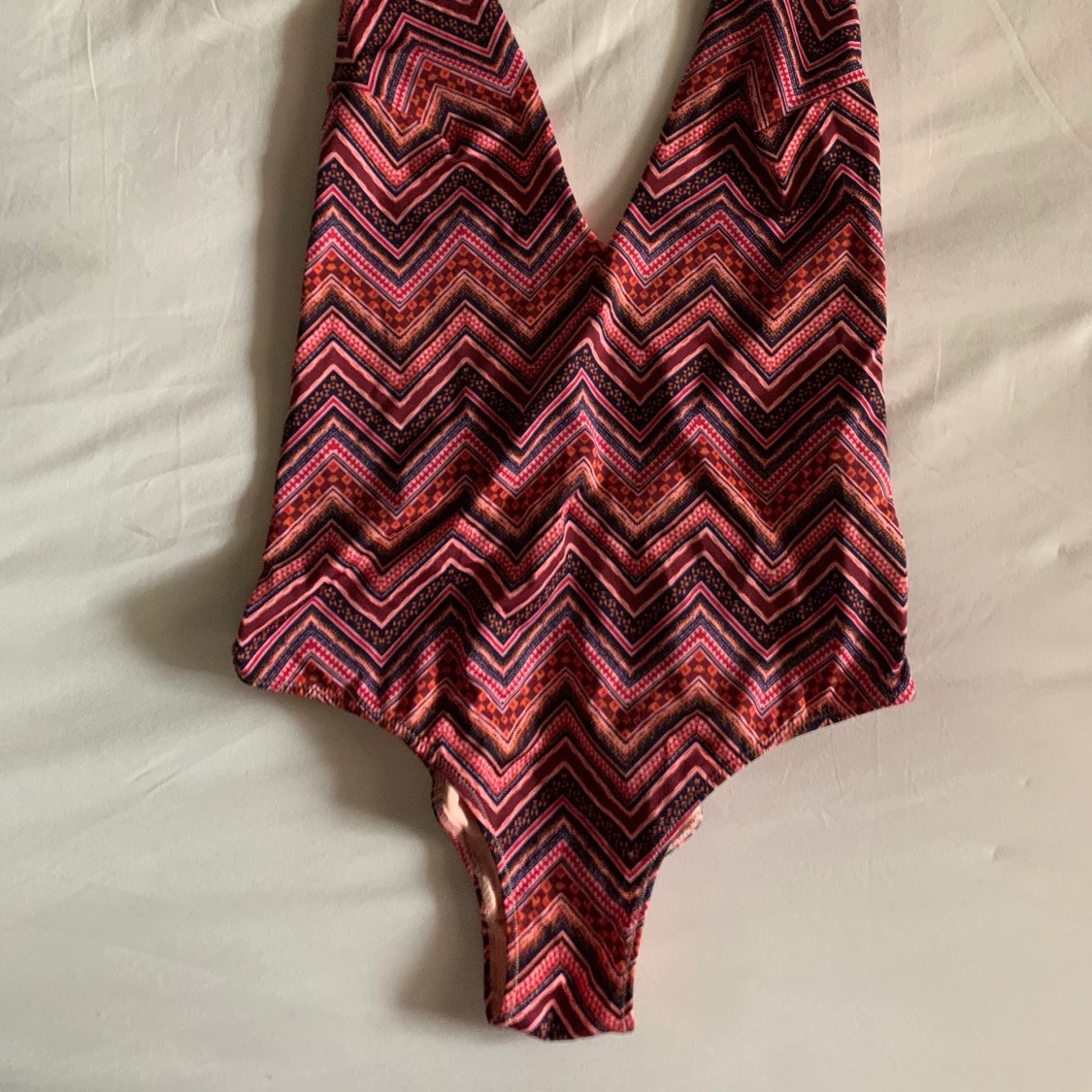 Baddräkt med djup rygg  - 90