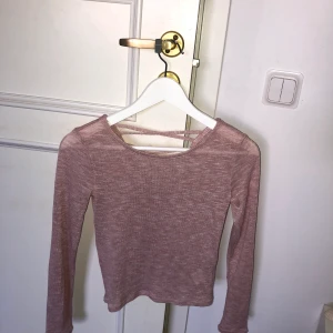 Blus - Smutsgrisar blus med snörning i ryggen. Aldrig använd. Strl XS/S
