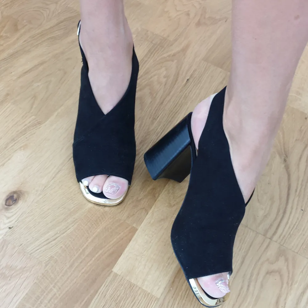 river island black block heel sandals - worn only once - original price 699 sek - size 38. Skor.