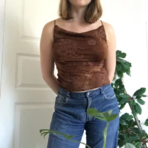 Brun topp - Jättefin men kommer inte till användning! Frakt tillkommer!