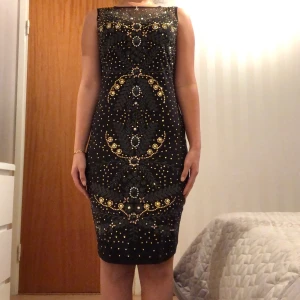 Fest klänning från Zanardi Italy - Storlek S använd 1 gång. 