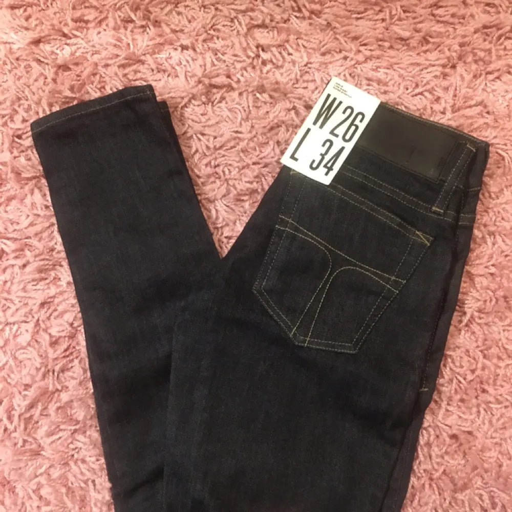 Snygga helt nya jeans från tiger Of Sweden. För små för mig därför säljer den. Frakt ingår. Jeans & Byxor.