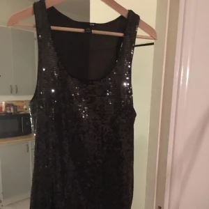  - Glitter klänning från HM , frakt tillkommer