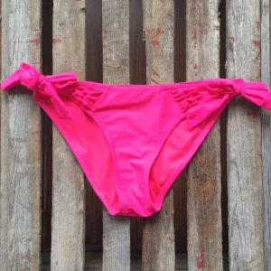  - Fin rosa nederdel!