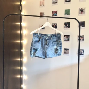  - Tuffa jeansshorts. Möts upp i Stockholm eller fraktas. ❣️