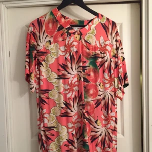  - Tunika från &other stories. Sparsamt använd 