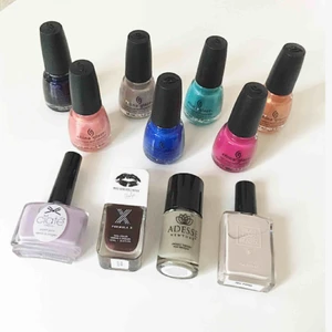  - Nagellack i olika färger från flera märken. China Glaze: 20 kr/st. Ciate: 20 kr. Adesse: 10 kr. Formula X: 20 kr. Trust Fund Beauty: 30 kr. Knappt använda, högst 1-2 gånger. Om man inte kan mötas upp i Kalmar, tillkommer frakt (diskuteras vid köp) 💗