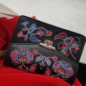  - Supersnygg väska från Mango! Nypris 399.  Köparen står för frakt :)