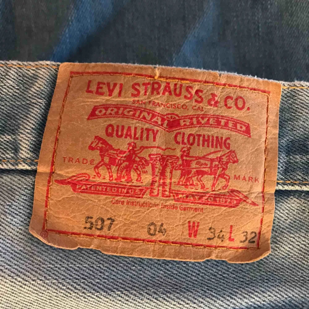 Ett par snygga light-washed 507 Levis jeans i bra skick!. Jeans & Byxor.