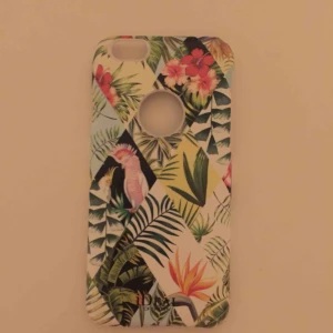  - Ett fint blommigt skal från ideal of sweden. Det är i fint skick och för IPhone 6S. Frakt 15kr💜