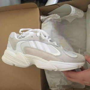  - adidas Yung-1 cloud white, helt nya 