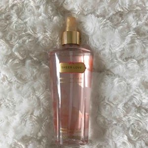  - Victoria secret body mist med fräsch lukt