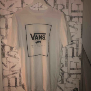  - Vans T-shirt, storlek L, från carlings, 120kr + frakt 👕