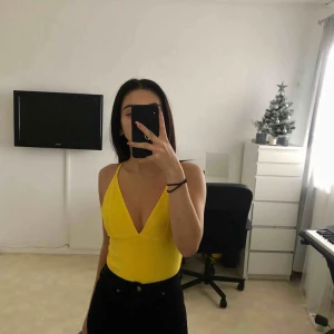  - Säljer en fin body från Bikbok som jag endast använt en gång!