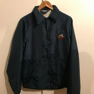  - Coachjacka i turkos. Storlek M. 