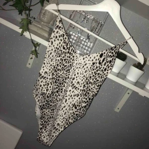  - Helt oanvänd body / badräkt ifrån hm, storlek xs