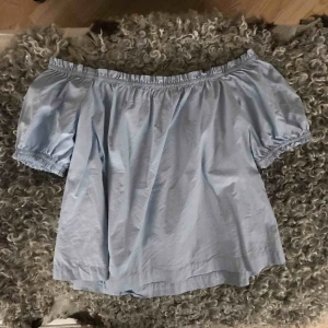  - Fin singoalla-topp från HM conscious collection. Aldrig använd.   Frakten ingår i priset!