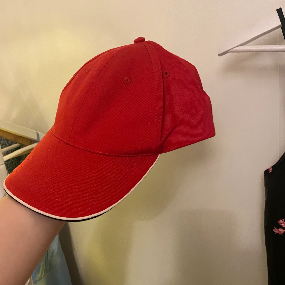 Röd keps - 91