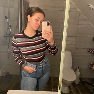 Randig tröja - Super mjuk tröja från hm! Sälj pga kommer ej till användning:( Du betalar frakt!