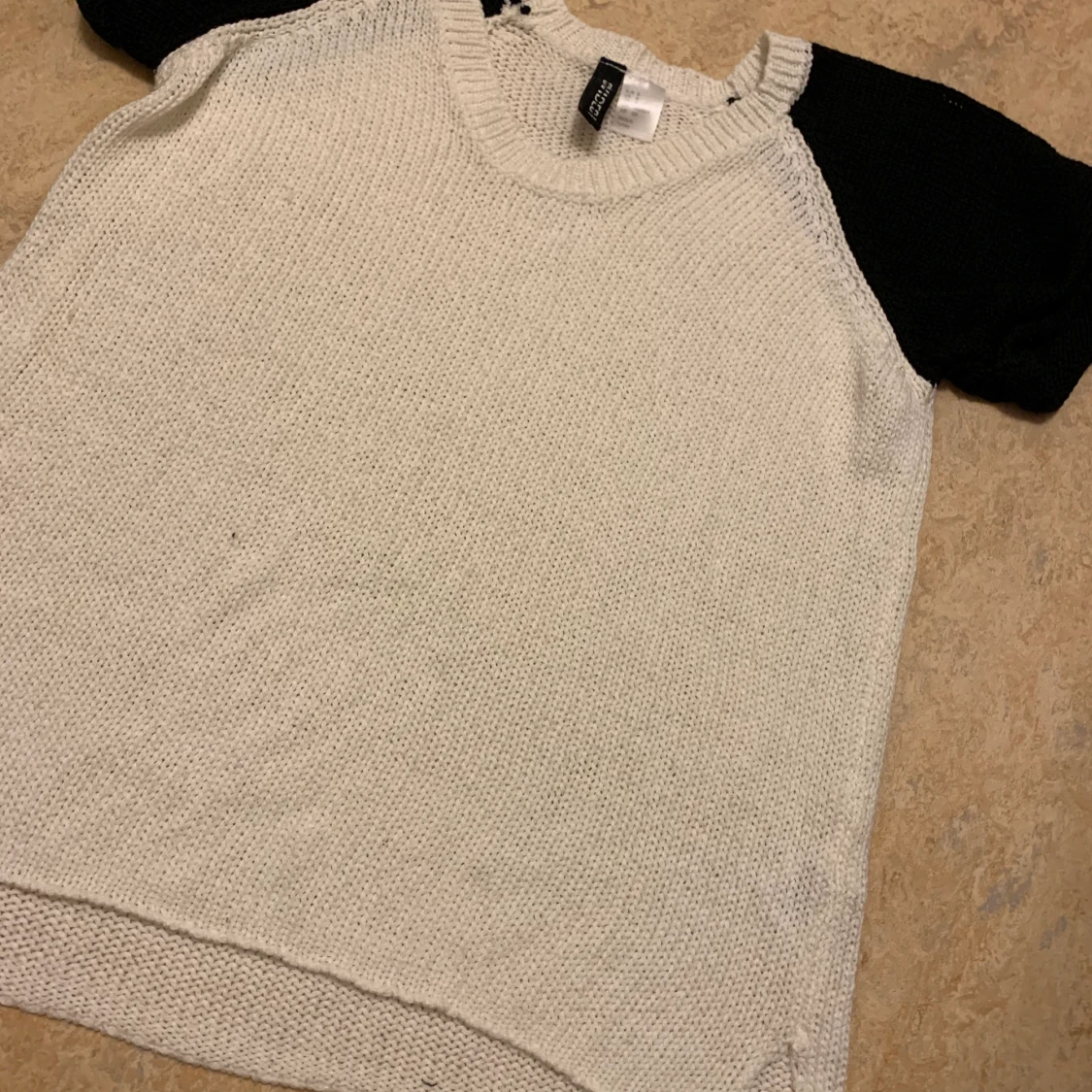 Stickad kortärmad tröja  - 90