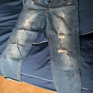 Ljusa jeans från hollister i storlek 24