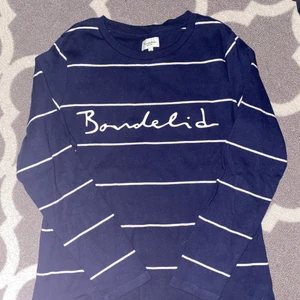 Sweatshirt från Bondelid i storlek M - En jättefin sweatshirt i storlek M från Bondelid. Köpt för 349kr men är knappt använd. Passar en S också! 😋