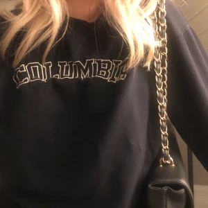 Sweatshirt - PLT sweatshirt knappt använd, passar XS-M, priset exl frakt!✌🏼