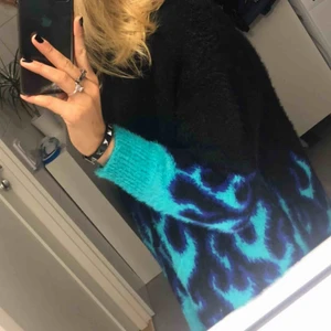  - Tröja från adika, använd ett fåtal gånger  Nypris: 600 