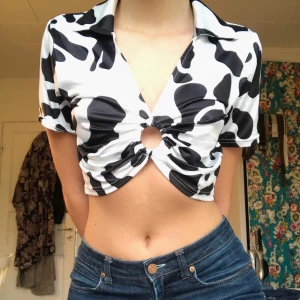 Komönstrad topp!  - Super fin topp från shein i komönster! Bra skick och Funkar för S och m!