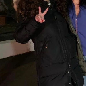 Parajumper longbear svart str XS - SÄLJER MIN PARAJUMPER LONGBEAR STR XS. I nyskick och medföljer en kvitto från Johnells. 