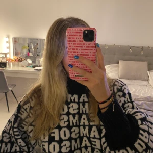 Jacquardstickad tröja - Stor och mysig jacquardstickad tröja från H&M med texten dreams of 