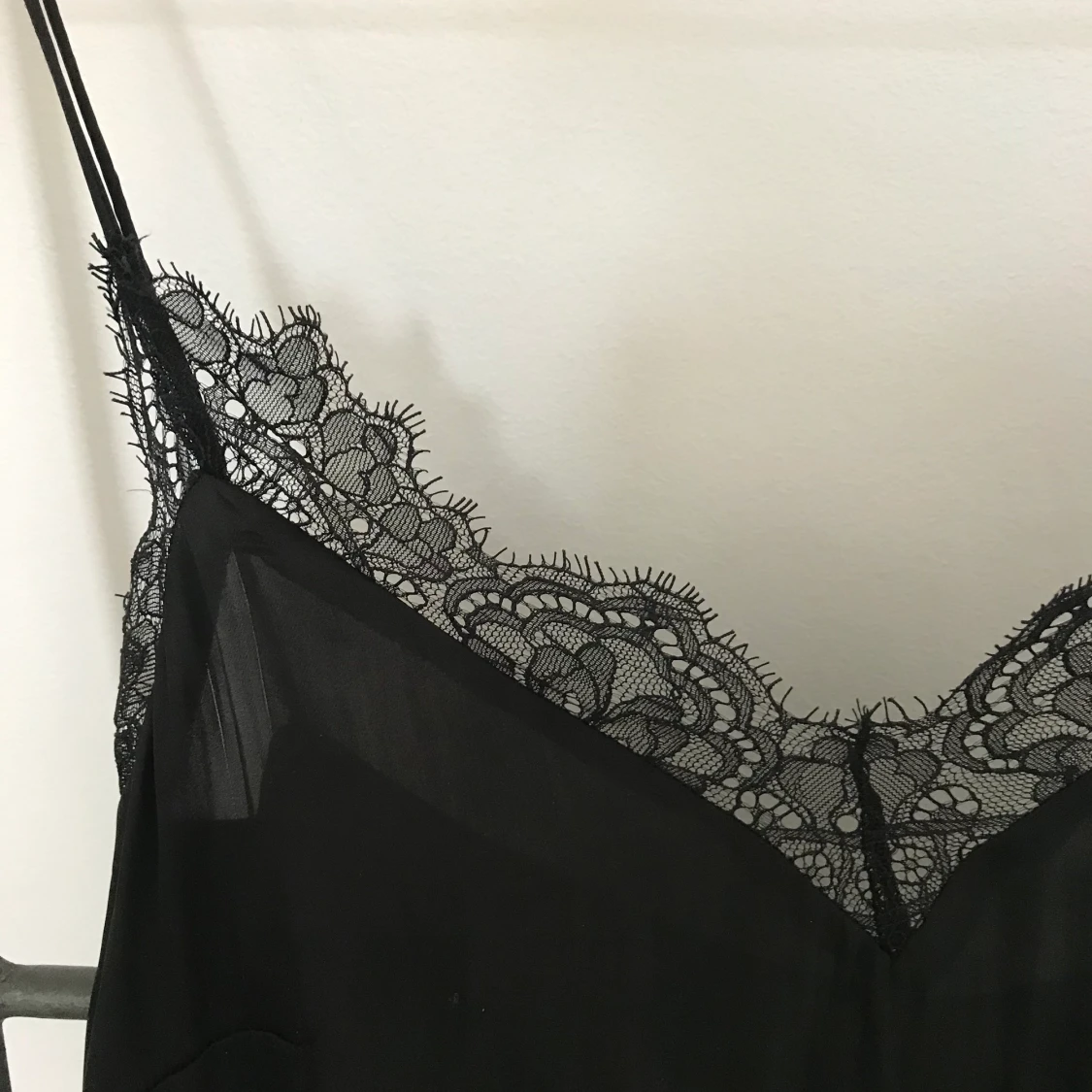 Festlig topp med spets