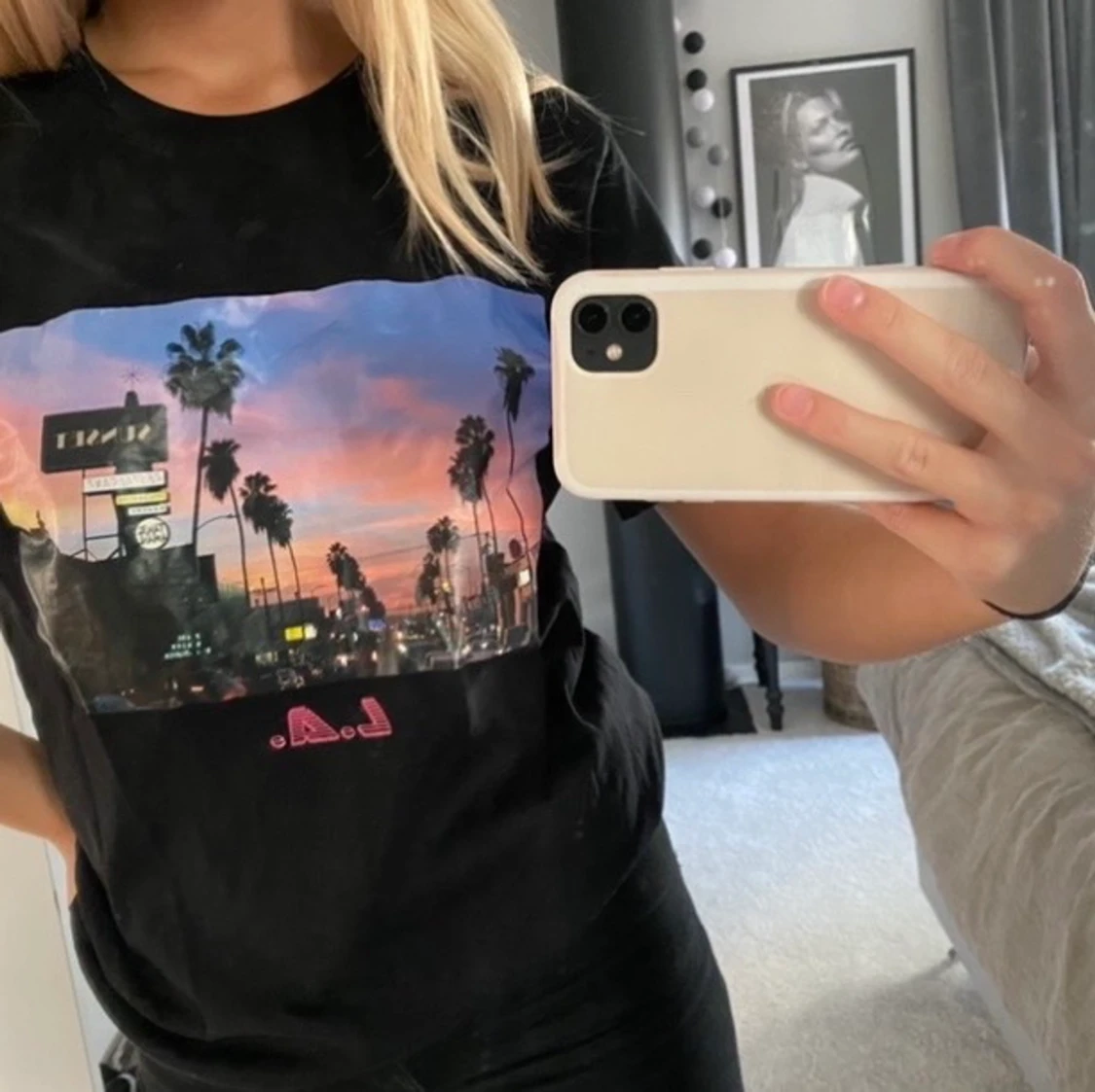 Svart t-shirt med tryck från bershka  - 90