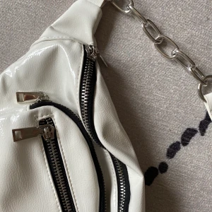 Väska - Superfin väska från Gina Tricot! Endast använd en gång