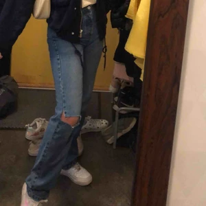  - Ett par snygga jeans från pull&bear, buda!!! Säljer pga för små