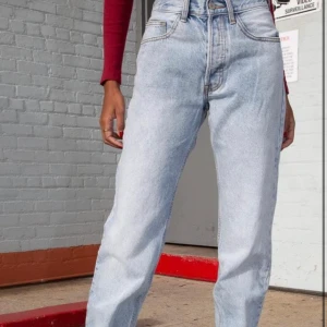 Jeans brandy melville - Säljer dessa supersnygga brandy Melville jeansen❤️vintage liknande😍aldrig använda