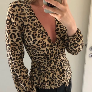 Leopard topp omlott - XS-s