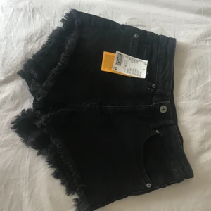 Helt nya jeans short 36 - Helt nya jeans short från hm 