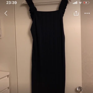 Klänning - Storlek M passar även en S helt ny